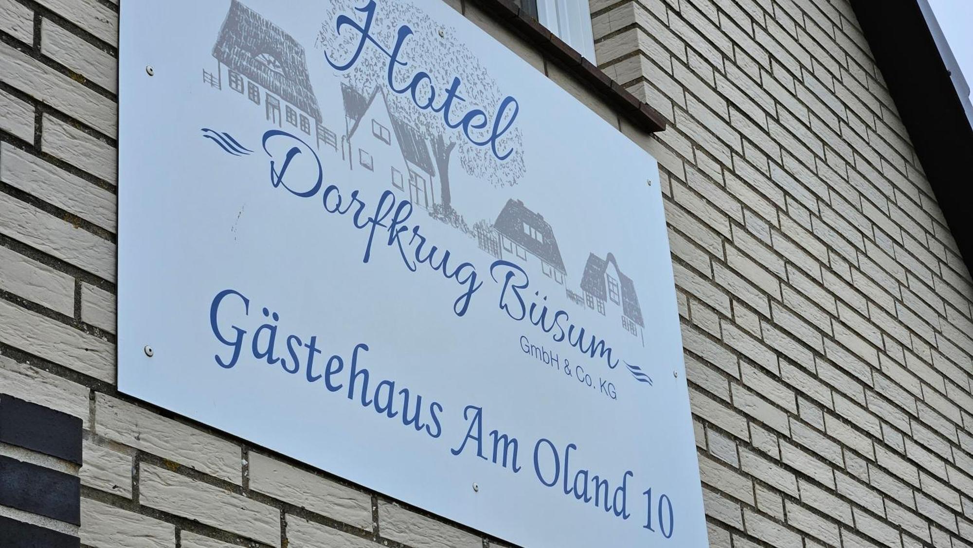 Hotel Dorfkrug Buesum - Guenstige Altbauzimmer Am Oland Exterior photo